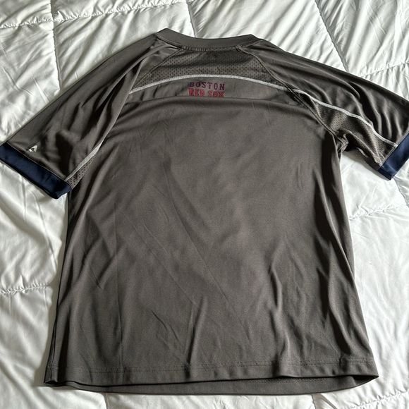 Boston Red Sox athletic Shirt Tee - Picture 4 of 7